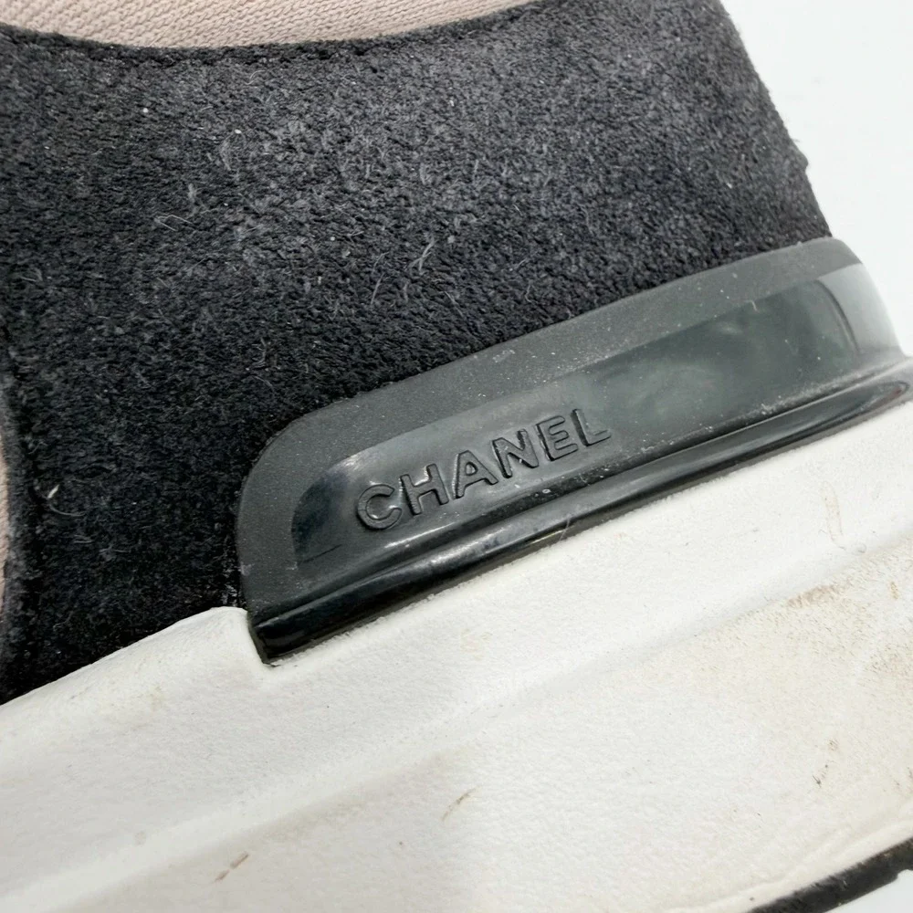Chanel Suede CC Logo Sneakers Low Top Black Pink Lace-Up‎ Sz 40 / 10 Women